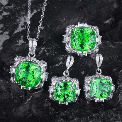 Velora Thandrelle Emerald Green Set | White Gold